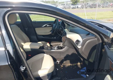 2017 Infiniti Qx30 Premium z USA, uszkodzony, nr VIN SJKCH5CR6HA017384